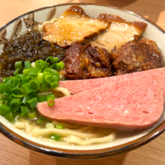 沖縄そば屋うーまくーの画像