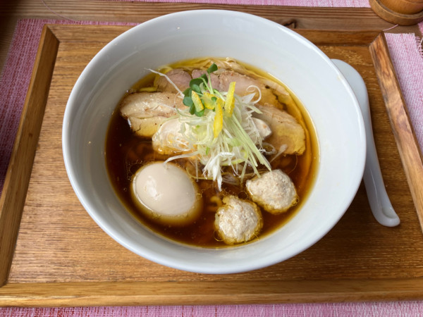 「特製中華そば(平打ち麺)」@中華蕎麦 はざまの写真