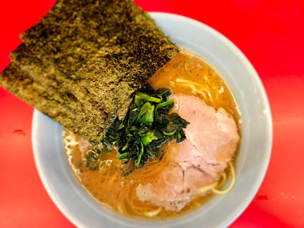 「らーめん並」@横浜ラーメン 武蔵家 東名川崎店の写真