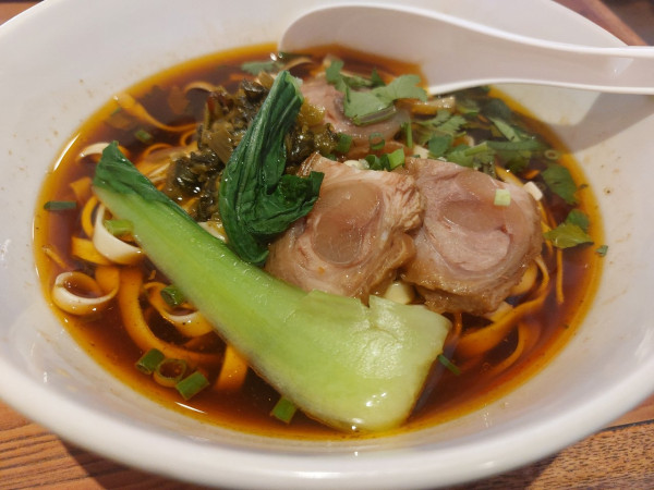 「紅焼牛肉麺」@886食堂 中華街店の写真