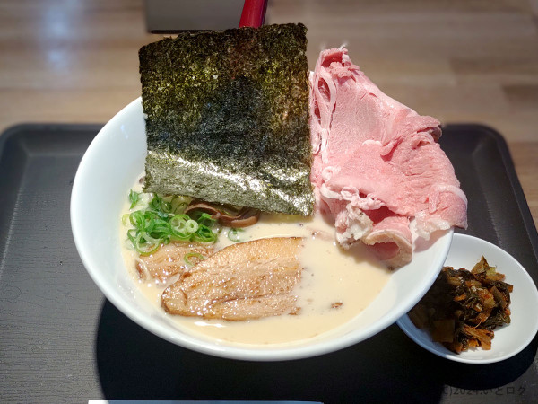 「チャーシューメン（＋煮玉子＋半殺しキムチ）」@甲斐豚骨ラーメン ぶーちゃんの写真