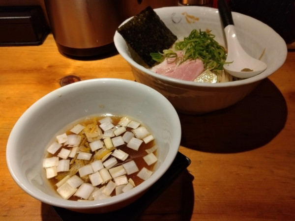 「つけそば（醤油）」@SOBAHOUSE 金色不如帰 新宿御苑本店の写真