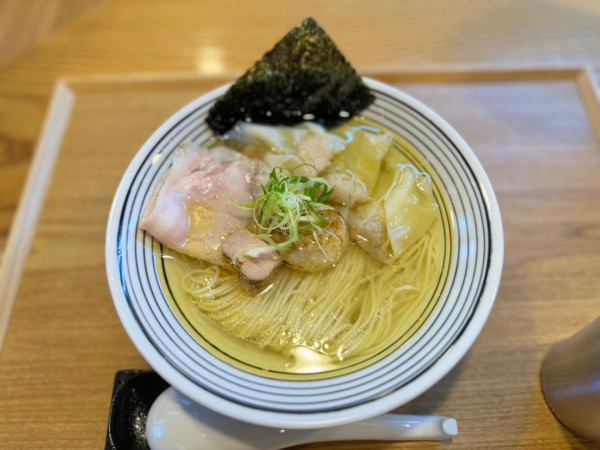 「ワンタン塩そば 1350円」@麺道 千鶏の写真