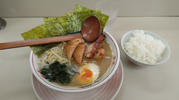 「豚とろらーめん﹢ライス」@ラーメンショップ 希望ヶ丘店の写真