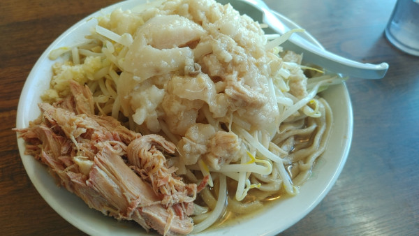 「ラーメン　大　野菜少、ニンニク普、脂多」@麺とび 六方 エルサあづみ野店の写真