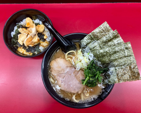 「並ラーメン　700円+卵かけごはん250円」@藤澤家の写真