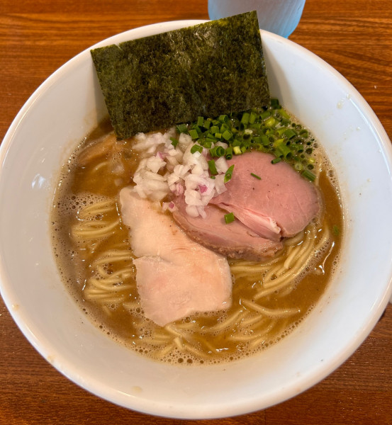 「白湯煮干しそば大盛り・煮干し和え玉」@麺屋 藤むらの写真
