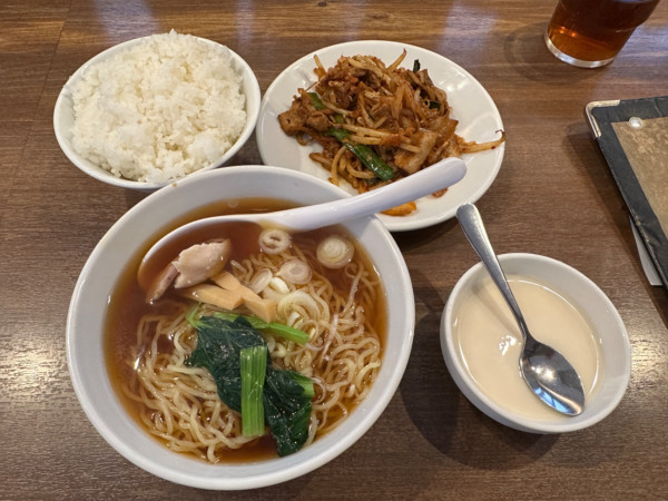 「陳麻家定食（豚キムチ＋半醤油ラーメン）1,050円→750円」@陳麻家 高崎駅西口店の写真