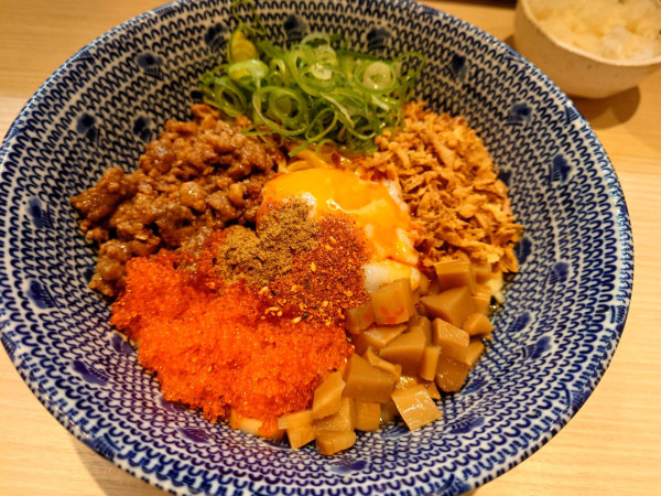 「まぜそば」@ヒキュウ 御影店の写真