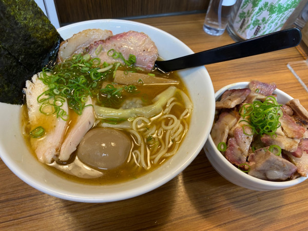 「葉月特ワンタン麺+肉飯 1450+250」@らぁめん 葉月の写真