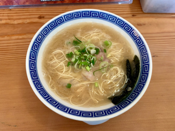 「ラーメン 700円」@長浜豚骨 まるえいラーメンの写真