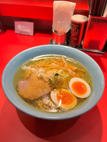 「玉子生姜中華そば しお」@人類みな麺道の写真