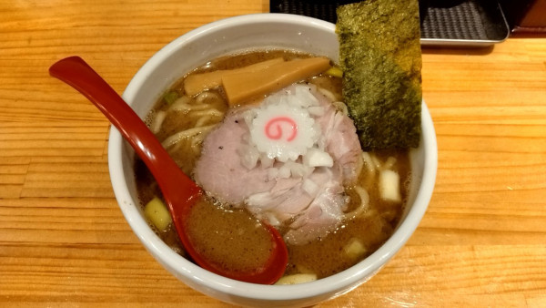 「煮干中華そば_900円」@煮干中華そば 無双の写真