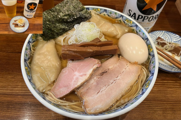 「奈つやのもちもち雲呑味玉中華そば+🍺」@奈つやの中華そばの写真