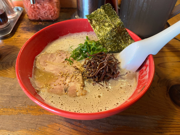 「ラーメン 750円＋高菜明太ごはん小 200円(平日ランチ)」@元祖長浜 大学ラーメンの写真