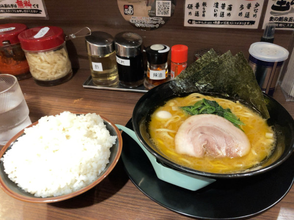 「ラーメン¥800 + ライス大盛￥150」@町屋商店の写真