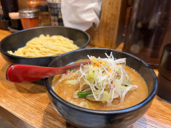 「辛味噌つけ麺」@麺処 花田 上野店の写真