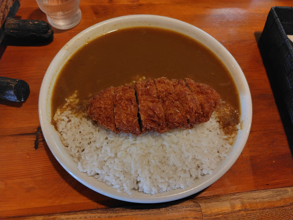 「カツカレー中（1辛）1100円」@かるだもんの写真