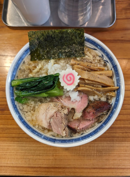 「背脂煮干し手揉み中華そば」@アメノオトの写真