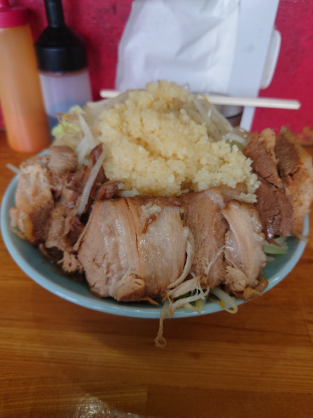 「チャーシュー麺　野菜マシ  ニンニク」@ラーメン髭の写真