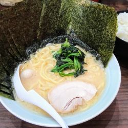のりスペシャルラーメン(麺硬め・味濃いめ)＋ライス