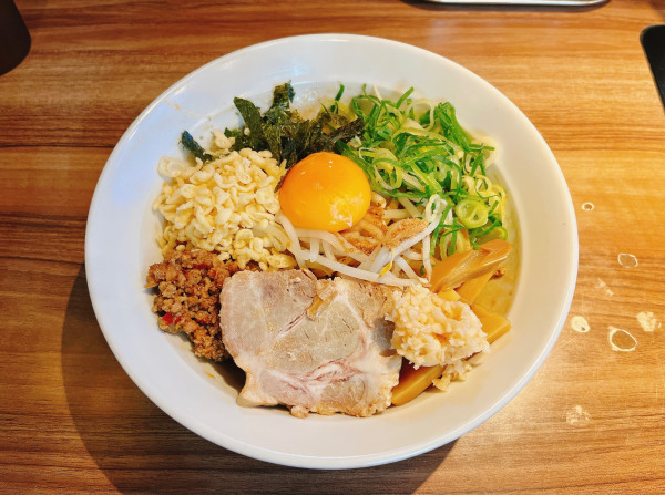 「まぜそば」@なな屋 桑名店の写真