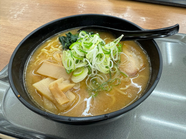 「信州味噌のラーメン」@東部湯の丸サービスエリア(上)の写真