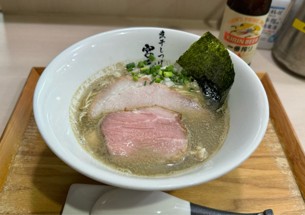 「淡麗煮干し蕎麦（醤油）¥1050」@煮干しつけ麺 宮元の写真
