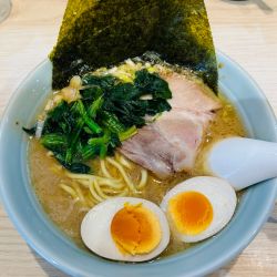 ラーメン＋味付玉子＋サービス半ライス