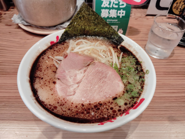 「らーめん　　　　　680円」@なんつッ亭  町田店の写真