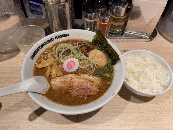 「特製ラーメン」@TOKYO UNDER GROUND RAMEN 頑者の写真