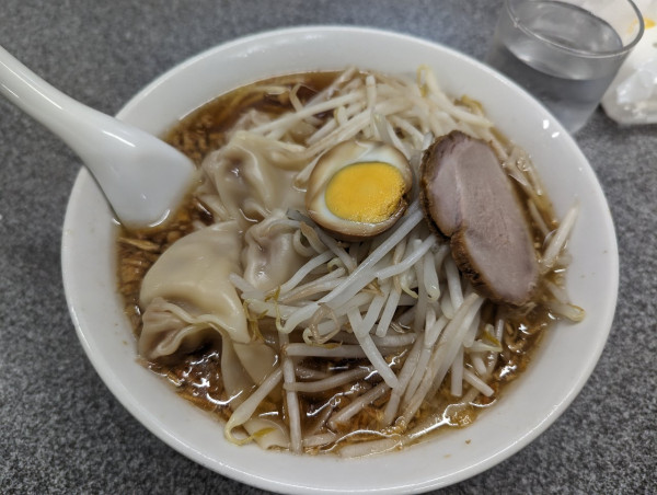 「ワンタン麺950円」@中華麺店 喜楽の写真