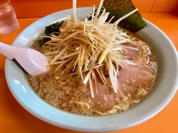 「ネギチャーシュー麺 中盛  ネギダブル」@ラーメンショップ 味源 朝霞店の写真
