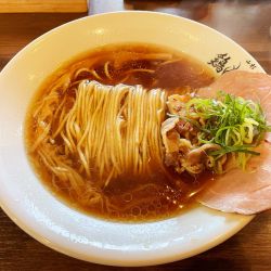 初代醤油鶏そば　950円