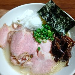 鶏ノ白湯　1350円