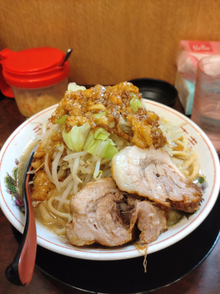 「小ラーメン　野菜　アブラマシマシ　柚子胡椒」@ぶっ豚 聖蹟桜ヶ丘店の写真