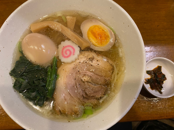 「塩味玉拉麺　830円」@深夜拉麺の写真