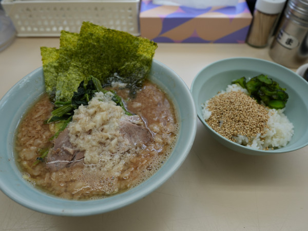 「鬼こってり 並 麺硬め＋味濃いめ＋油多め＋サービスライス」@横浜家系ラーメン田中の写真