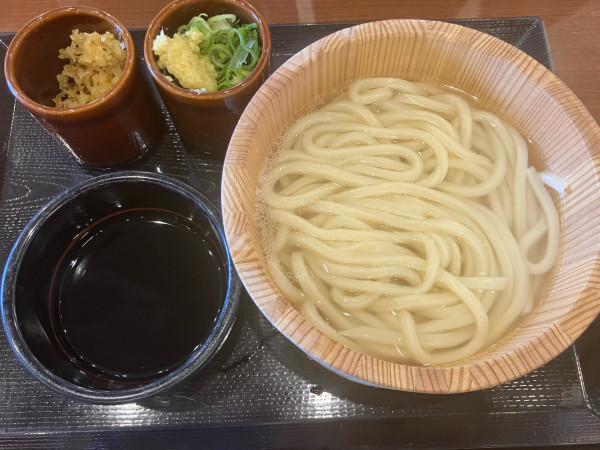 「釜揚げうどん並170円半額の日」@丸亀製麺 千葉ニュータウン中央の写真
