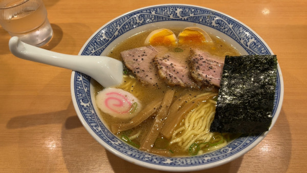 「特製中華そば」@中華そば 青葉 エキア志木店の写真