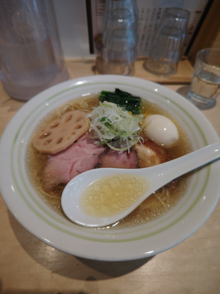 「特製鶏塩らーめん+大盛り」@小さな野はらの木の下での写真