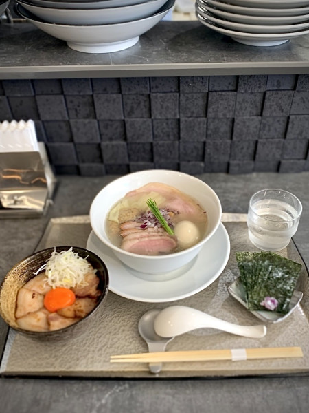 「中華蕎麦〈塩〉特上」@宍道湖しじみ中華蕎麦 琥珀 池袋店の写真