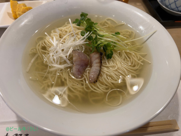 「鯛がけ塩(500円)、胡麻鯛茶漬け(300円)、お好み三貫」@吉野寿司の写真