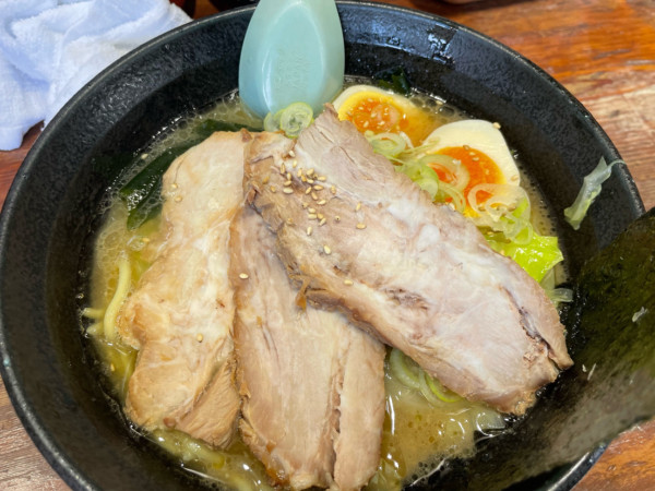 「さつまっこラーメン麺半固1000 ラーメン麺半固750」@さつまっこ 田園調布店の写真