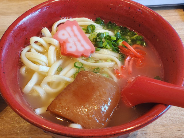 「沖縄そば」@沖縄酒場じゅにまーる みなとみらい店の写真