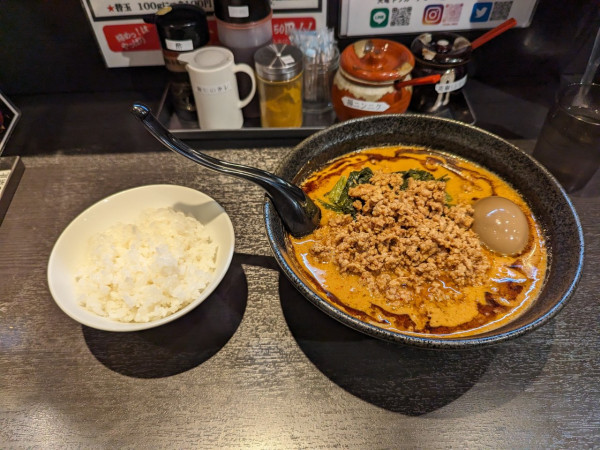 「黒マー油担々麺」@地獄の担担麺 天竜 トツカーナモール店の写真