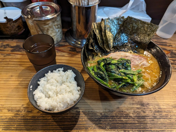 「ラーメン　ほうれん草　ご飯」@家系ラーメン クックらの写真