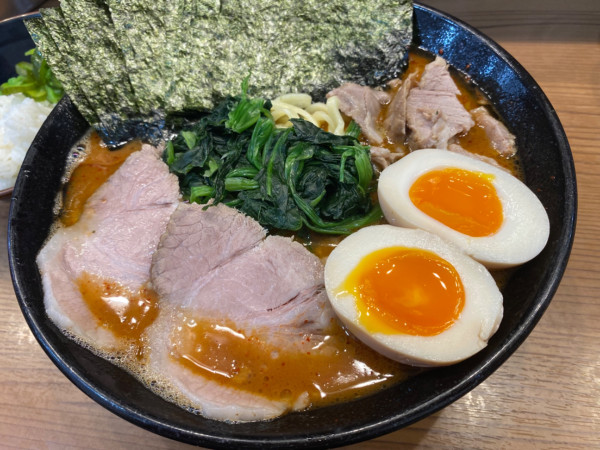 「ひじりラーメン+激辛」@横浜家系ラーメン ひじり家の写真