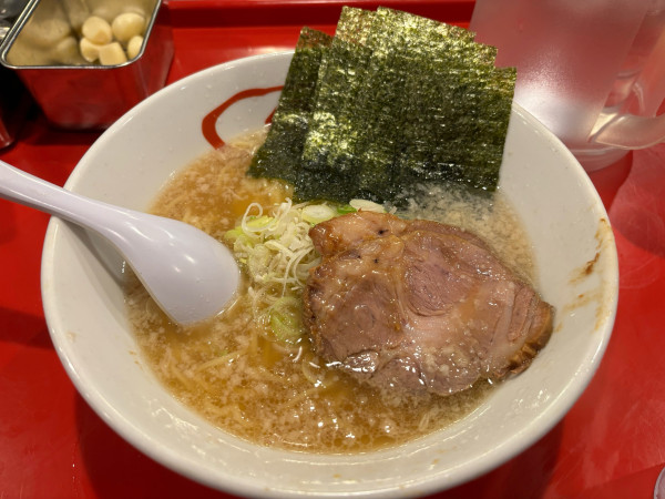 「醤油ラーメン＋海苔」@らーめん にんにくやの写真