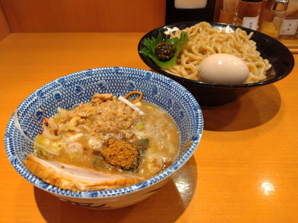 「生七味つけめん＋特製セット」@六厘舎の写真